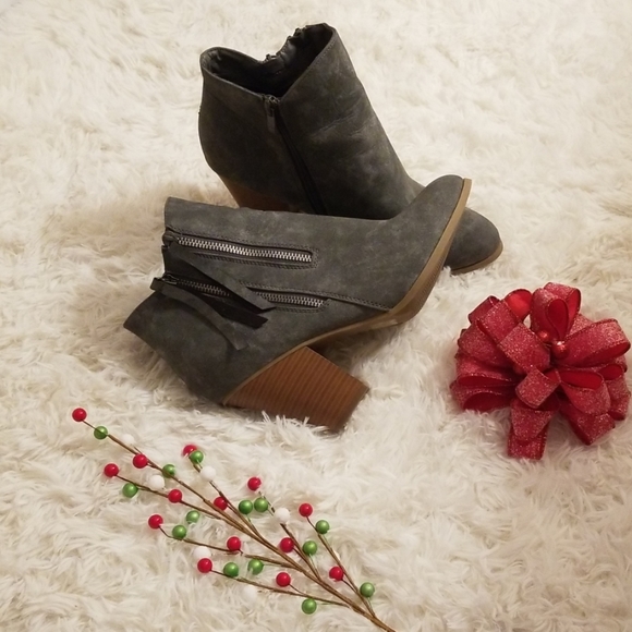 Shoes - Gray booties just for you!